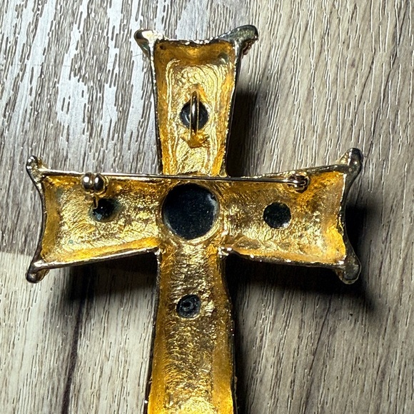 Gold Cross Brooch with Black Accents - Picture 4 of 4